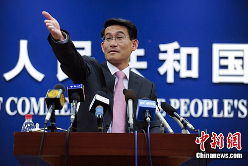 商務(wù)部舉行例行新聞發(fā)布會(huì)，新聞發(fā)言人沈丹陽回答記者提問。資料圖 中新社發(fā) 劉震 攝